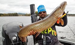 Picture of Fishing in the Middle of Sweden hat