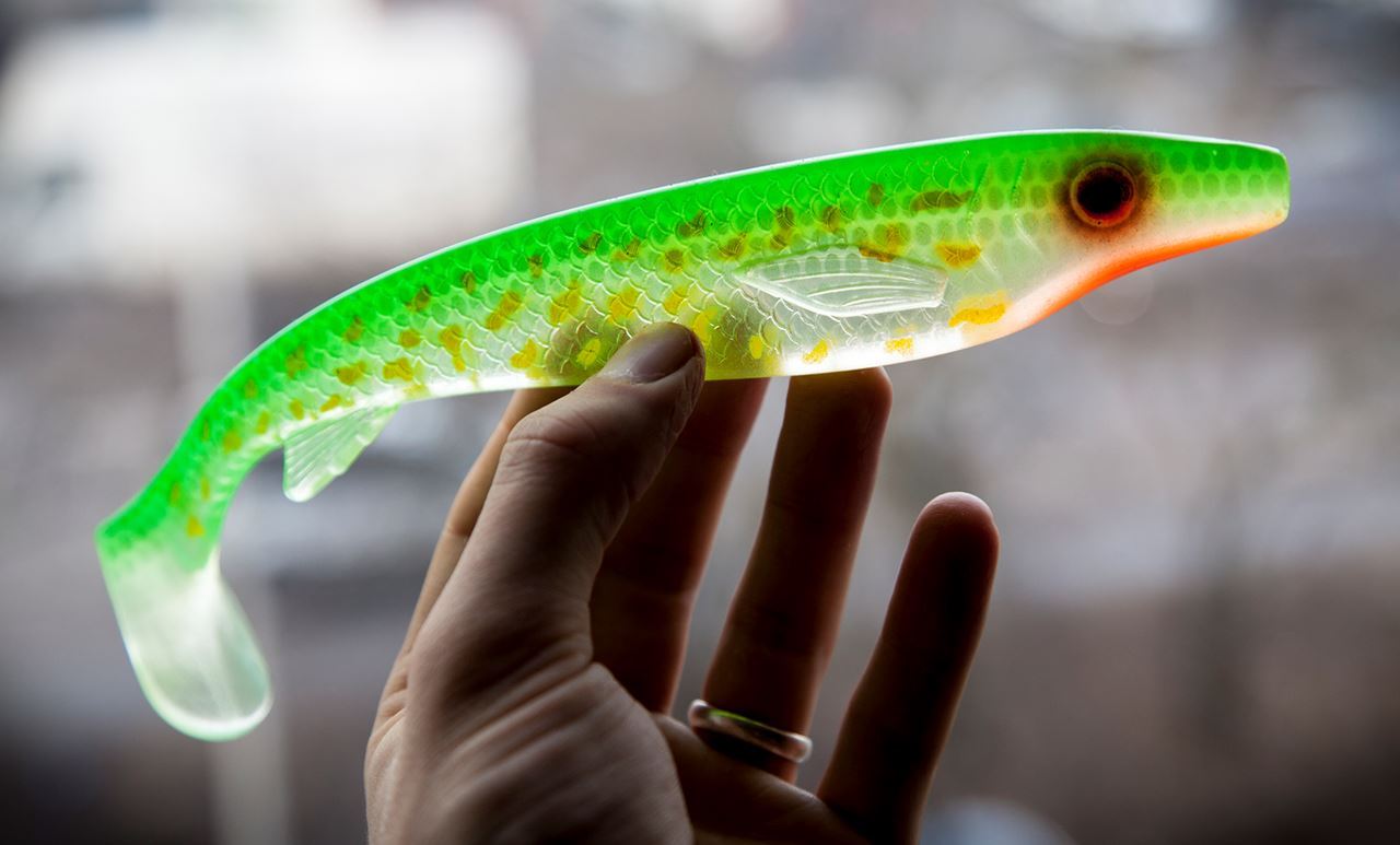 Picture of Fatnose Shad - Transparent Hot Pike